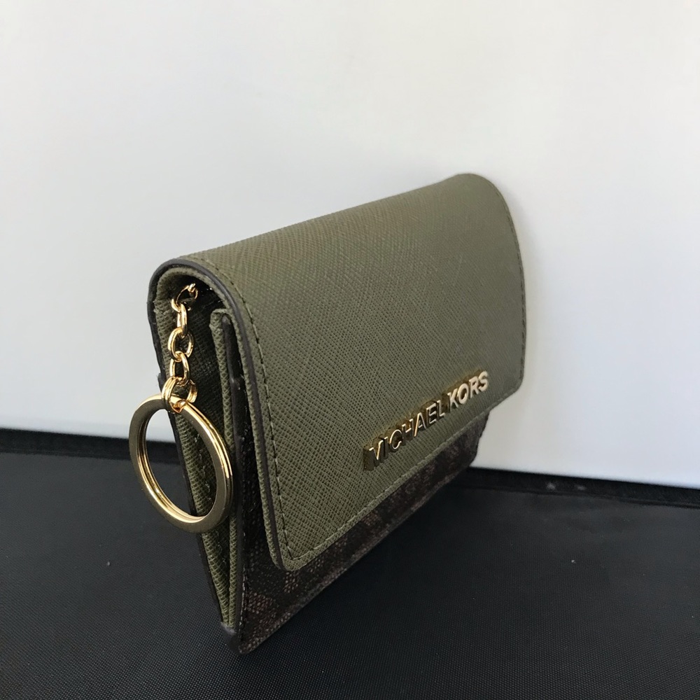 Michael Kors Jet Set Travel Wallet - Picture 3 of 6
